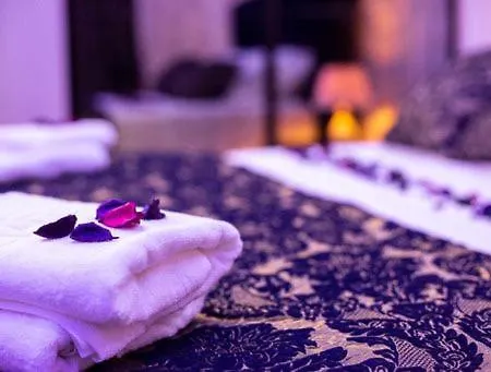 Luxury 2 *